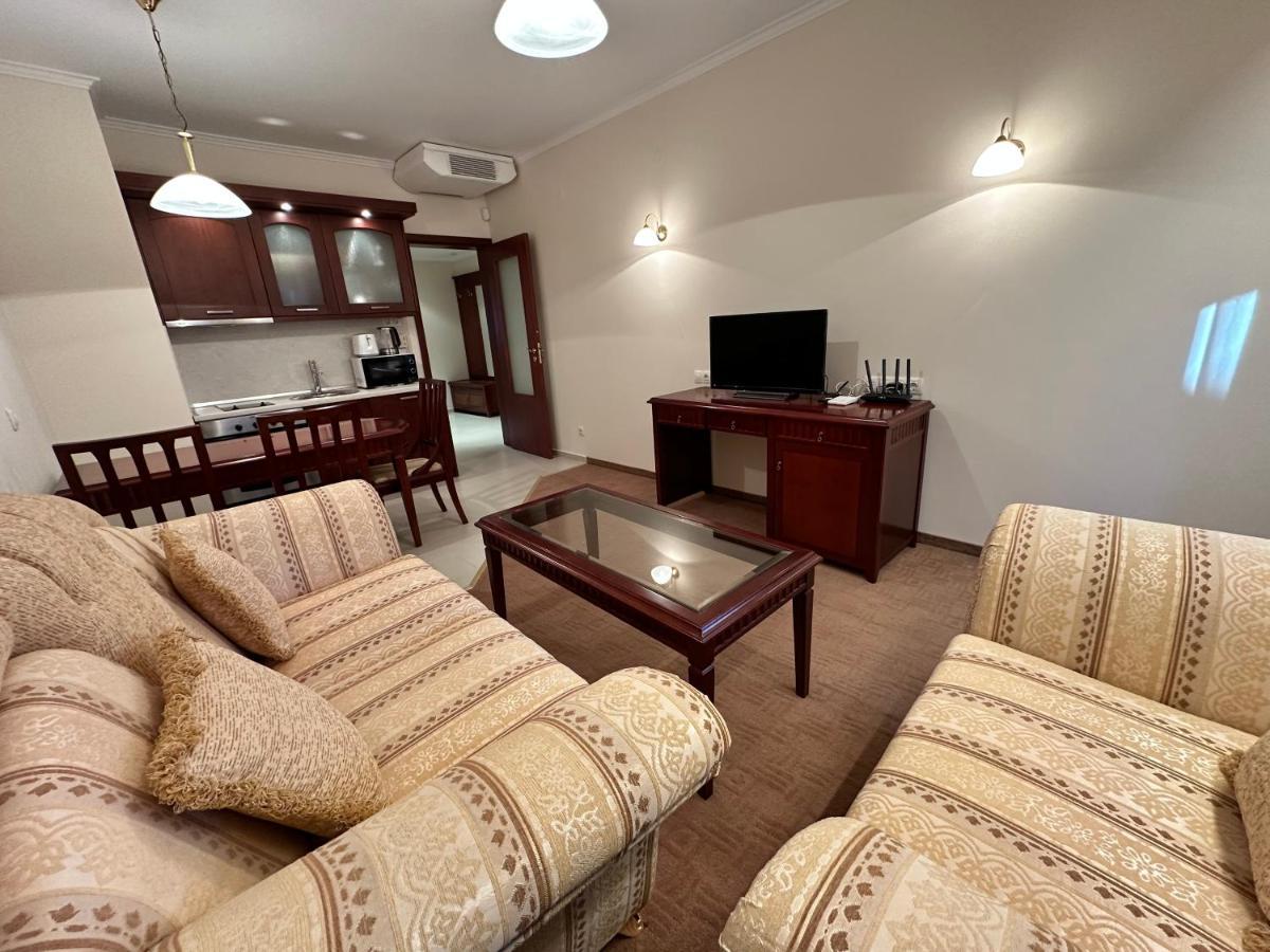 Great Apartments In Downtown Bansko Bagian luar foto
