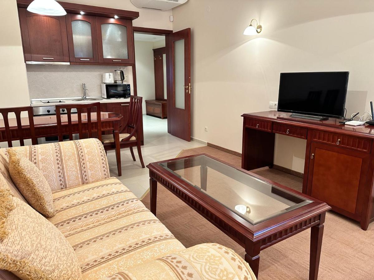 Great Apartments In Downtown Bansko Bagian luar foto