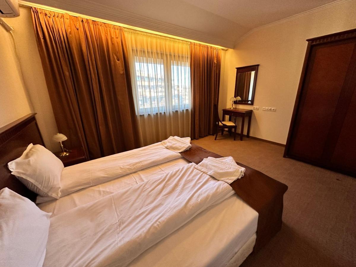 Great Apartments In Downtown Bansko Bagian luar foto